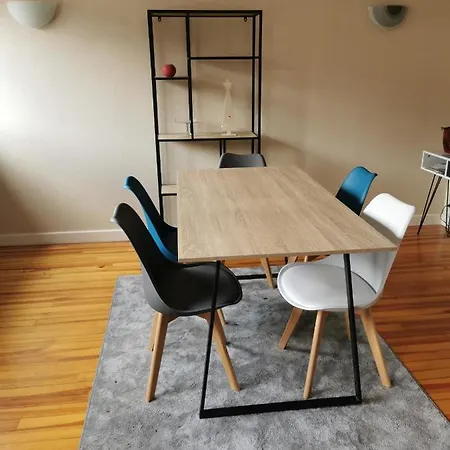 Chambre Privee Dans Appart Partage, Centre Ville, Avec Vue Sur Les Monuments Le Puy-en-Velay Exterior photo