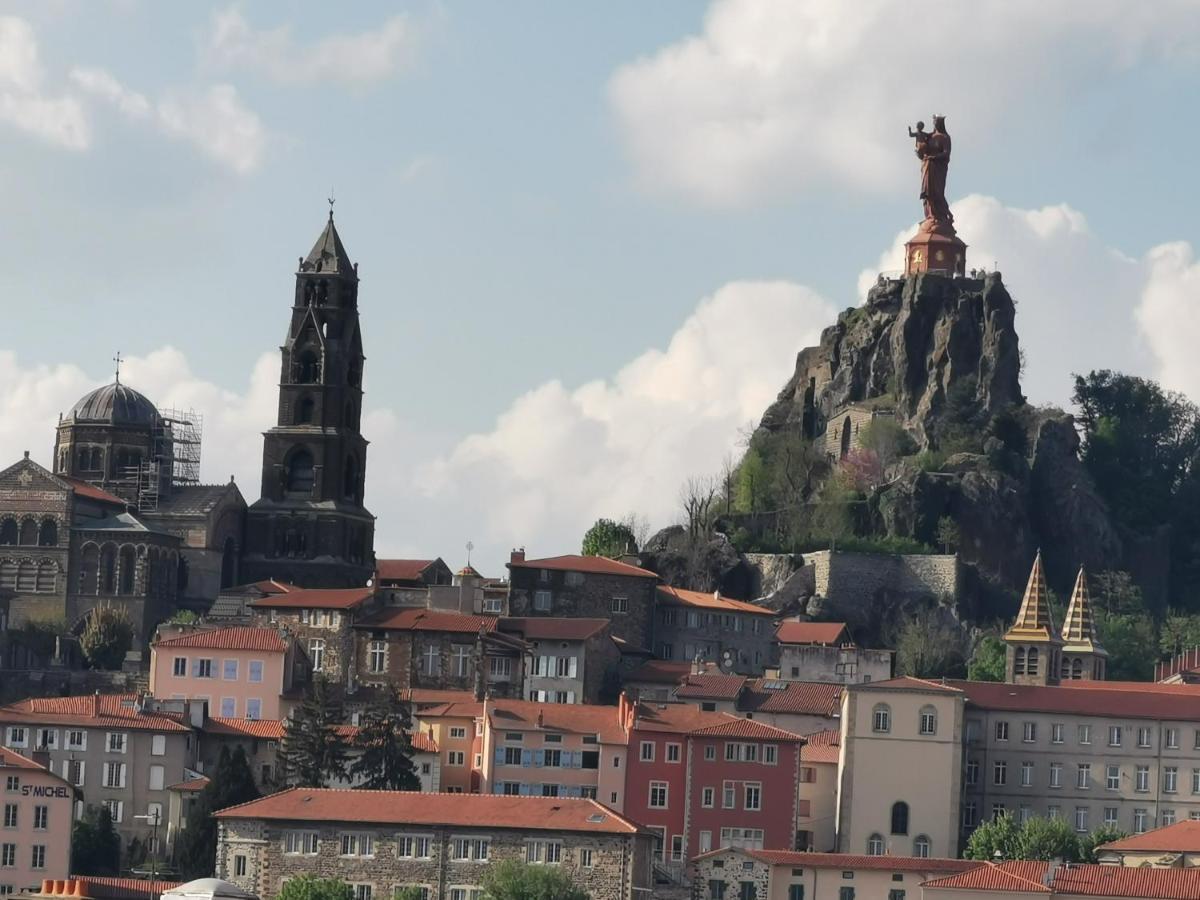Apartment Privee Dans Partage, Centre Ville, Avec Vue Sur Les Monuments *